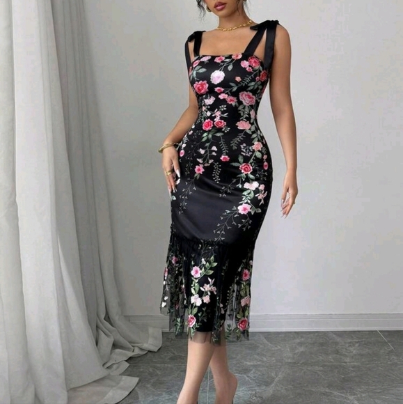 Dresses & Skirts - Women Elegant Floral Embroidered Slip Sheath Sexy Dress